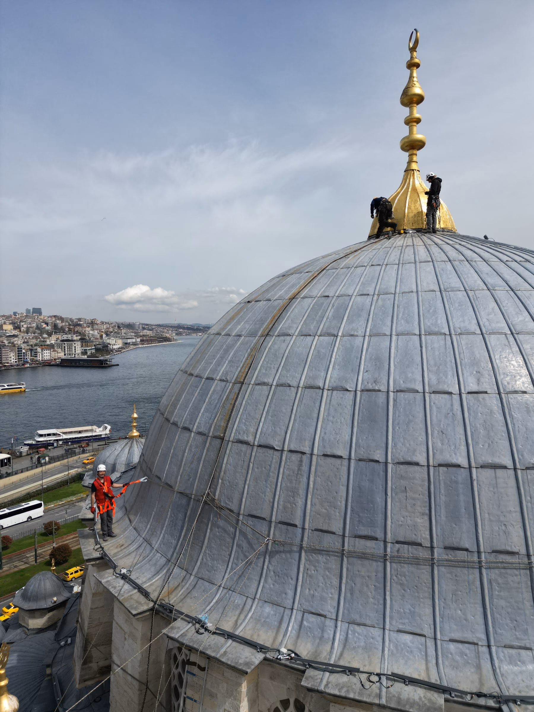 Yeni Cami — LED Aydınlatma Montajı — iple erişim çalışması