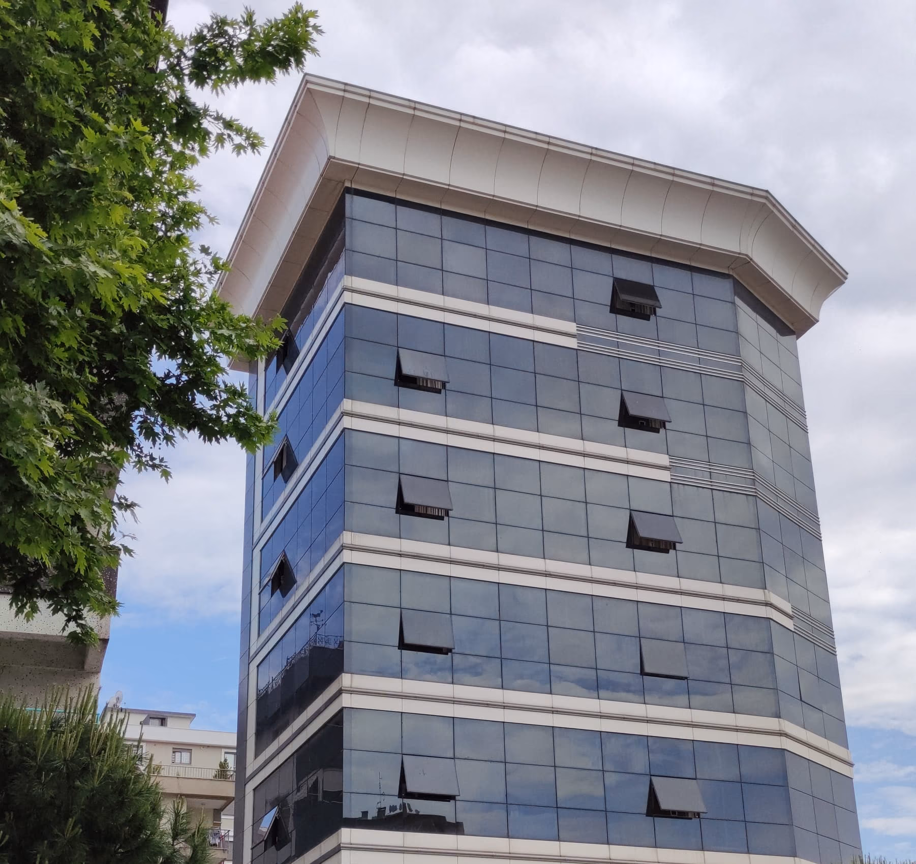 Otel — Cephe Temizliği ve Bakımı — iple erişim çalışması